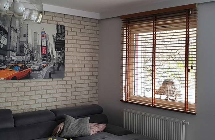 Jak aranżować wnętrza? Dobór rolet, zasłon i żaluzji