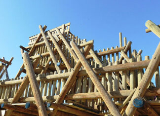 Place zabaw z bali drewnianych