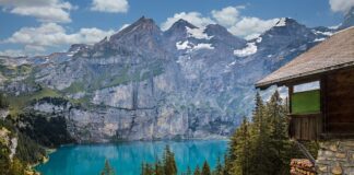 Jak doprowadzić wodę do kabiny prysznicowej?