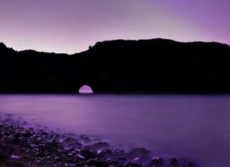 Jak zrobić dziurę na kran w zlewie?