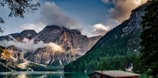 Ile cm nad wanną wylewka?