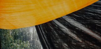 Jak wybrać najlepszy klej do plandek