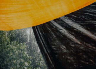 Jak wybrać najlepszy klej do plandek